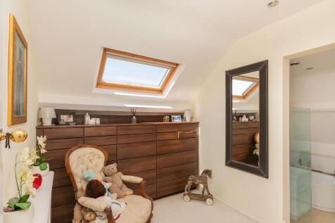 2C1RCN - Dressing Room B.jpg