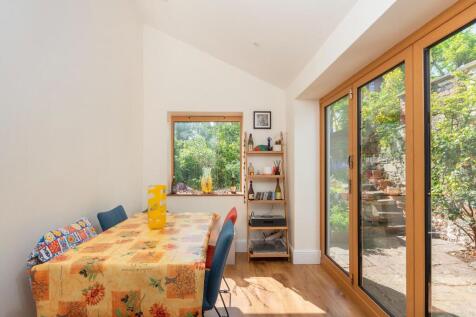 4A2RSV - Dining Room D.jpg