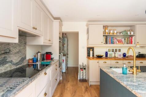 4A2RSV - Kitchen C.jpg