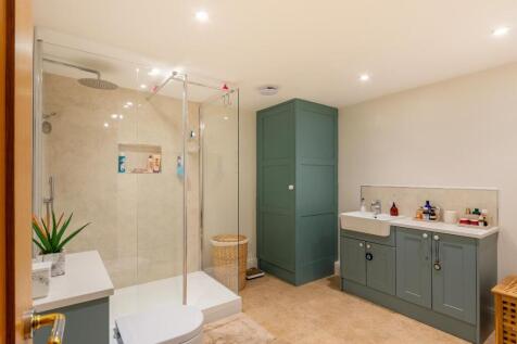 4A2RSV - Bathroom C.jpg