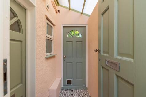 G0F3BRSA - Porch A.jpg
