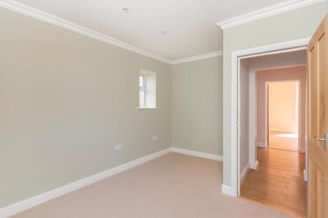 G0F3BRSA - Bedroom B.jpg