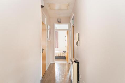 0G6CRE - Hallway C.jpg