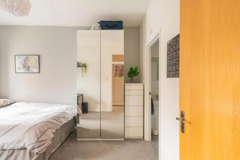 0G6CRE - Bedroom D.jpg