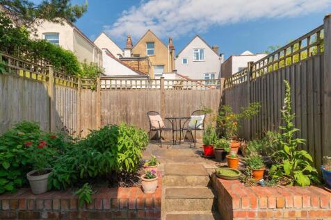 5U6PHSE - Garden C.jpg