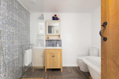 82 Fir Tree Lane, BS5-18.jpg