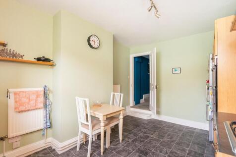 F5F9FRRRD - Kitchen A.jpg