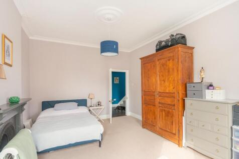 F5F9FRRRD - Bedroom A.jpg