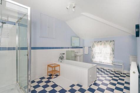 F5F9FRRRD - Bathroom C.jpg