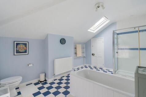F5F9FRRRD - Bathroom A.jpg