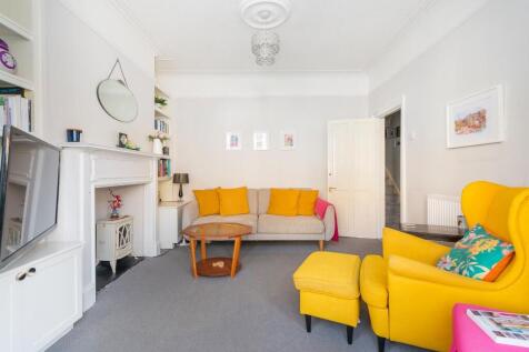 6I1RSE - Living Room A.jpg