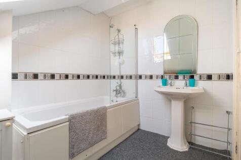 6I1RSE - Ensuite A.jpg