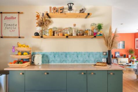 0C6SBV - Kitchen C.jpg