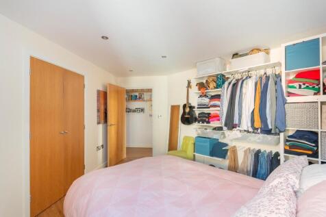 0C6SBV - Bedroom A.jpg