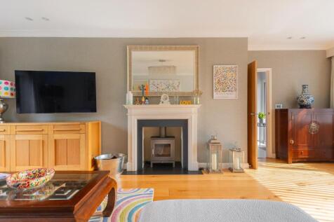 1D0LEIG - Living Room A.jpg