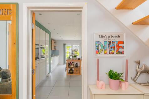 1D0LEIG - Hallway A.jpg