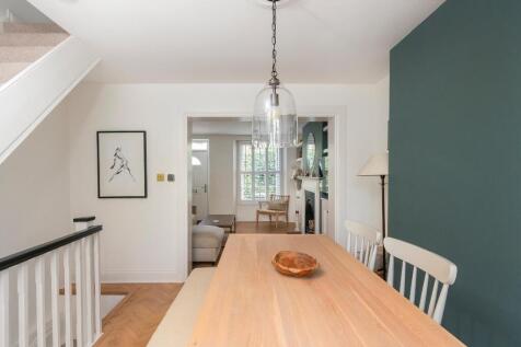 1B0R8WE - Dining Room B.jpg