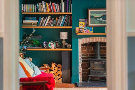 8C6REN - Living Room A.jpg