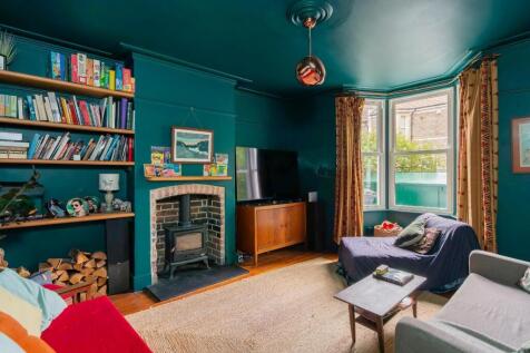 8C6REN - Living Room C.jpg