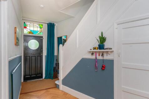 8C6REN - Hallway B.jpg