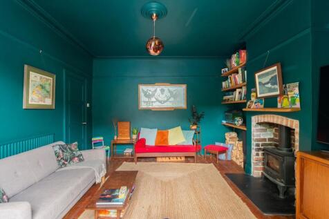 8C6REN - Living Room B.jpg