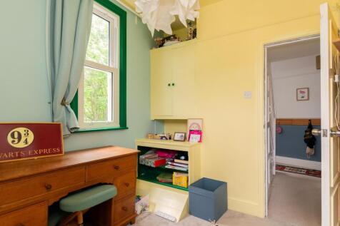 8C6REN - Bedroom B.jpg