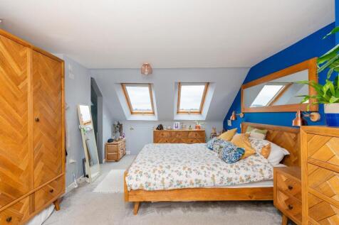 8D6RWH - Bedroom J.jpg