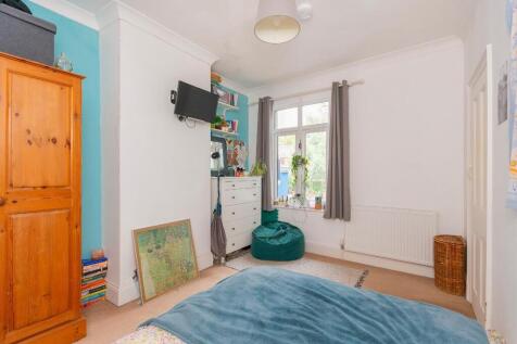 8D6RWH - Bedroom A.jpg