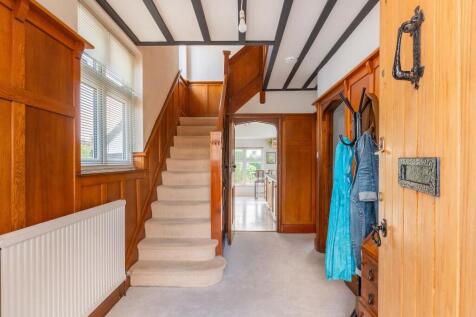 1H0V8HE - Hallway A.jpg