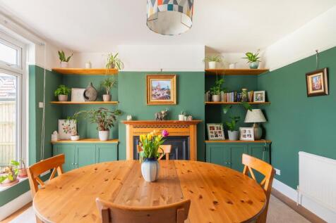 1H0V8HE - Dining Room B.jpg