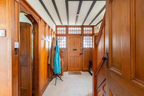 1H0V8HE - Hallway D.jpg