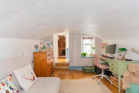 G0F2WPCN - Bedroom A.jpg