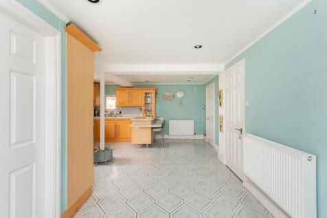 8H3RBD - Kitchen Diner B.jpg