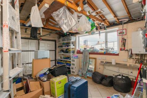 8H3RBD - Garage B.jpg