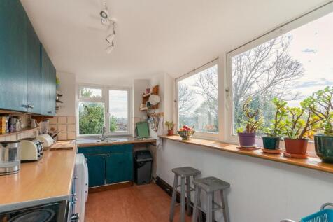 2F6RMR - Kitchen B.jpg