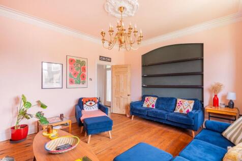 2B5PTN - Living Room B.jpg