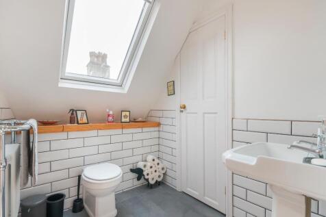 2B5PTN - Shower Room B.jpg