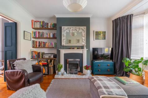 4S4RKE - Living Room A.jpg