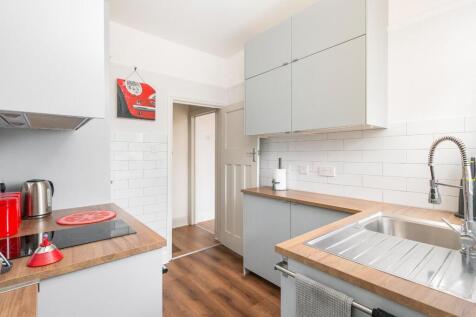 0J7ABN - Kitchen C.jpg