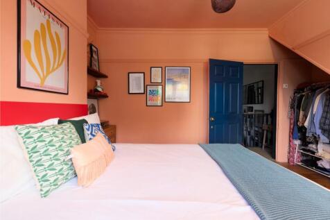 52 Newbridge Road-6.jpg