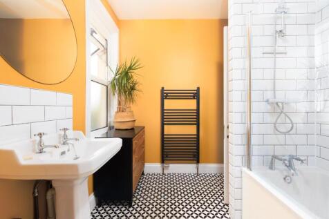52 Newbridge Road-16.jpg