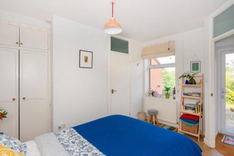 0V7STN - Bedroom L.jpg