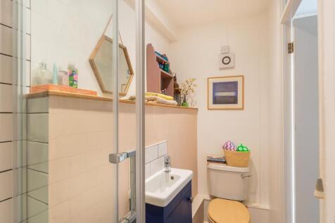 0V7STN - Ensuite B.jpg