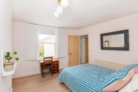 ECARRETTESREMOS5 - Bedroom E.jpg