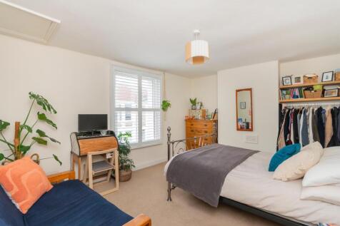 ECARRETTESREMOS5 - Bedroom C.jpg