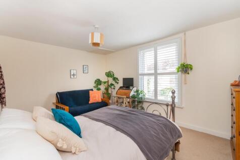 ECARRETTESREMOS5 - Bedroom A.jpg