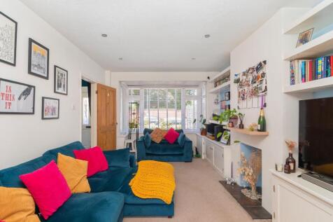3S3RSAP - Living Room E.jpg