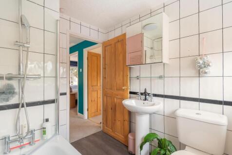 3S3RSAP - Bathroom A.jpg
