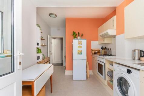 G3BF5RBN - Kitchen B.jpg