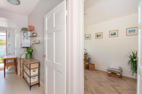 G3BF5RBN - Hallway A.jpg